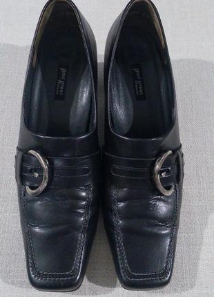 Зручні брендові туфлі середній каблук1 фото