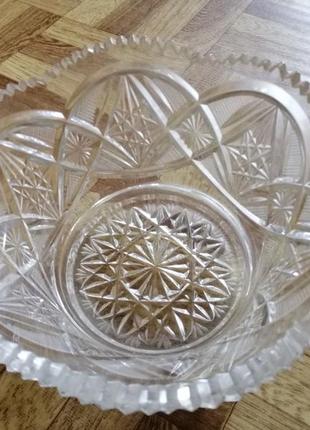 Хрустальная ваза. плоская ваза.