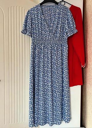 Плаття в квіти