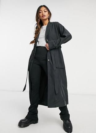 Чорний плащ тренч із поясом monki julie