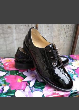 Лакированные туфли