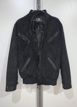 Бомбер-куртка чоловічий в чорному кольорі