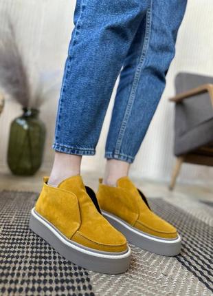 Женские лоферы из натуральной замши