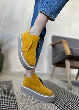 Женские лоферы из натуральной замши