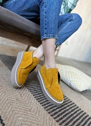 Женские лоферы из натуральной замши