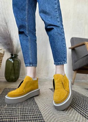 Женские лоферы из натуральной замши