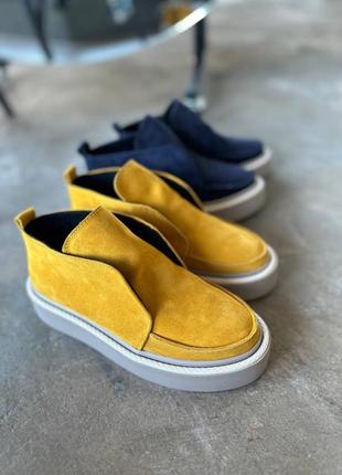 Женские лоферы из натуральной замши