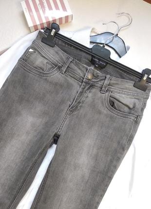 Базовые серые джинсы размер s-m3 фото