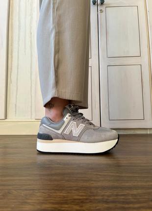 Жіночі, замшеві кросівки new balance 574 + artic grey platform, платформа, висока підошва