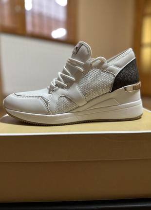 Продам кросівки michael kors