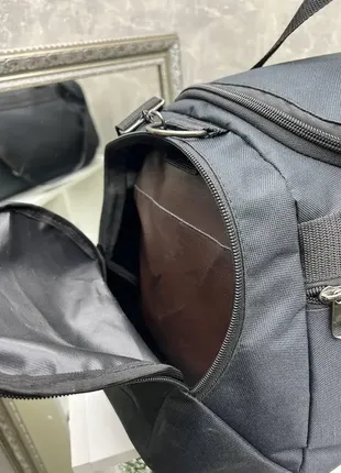 Черная p - дорожно-спортивная вместительная сумка на молнии с множеством карманов8 фото