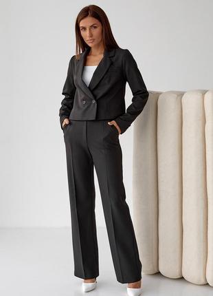 Классический черный женский брючный костюм с брюками палаццо и жакетом 42-481 фото