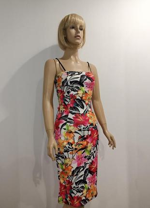Невероятное сочное платье в цветочный принт