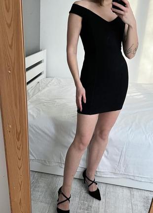 Черное мини платье topshop