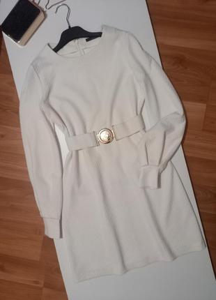 Очень классное белое платье с длинным рукавом1 фото