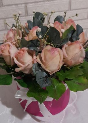 Шикарні келихоподібні троянди в коробці, ручної роботи з холодної порцеляни