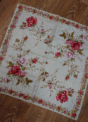 Шелковый платок в цветочный принт ручной шов роуль