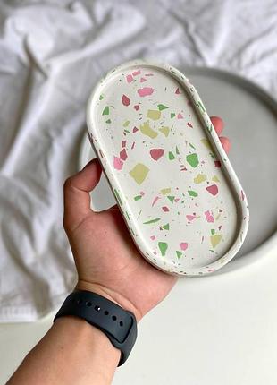 Овальная гипсовая подставка в технике terrazzo, фото реквизит для предметной съемки...