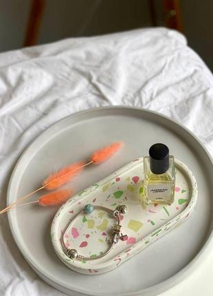 Овальная гипсовая подставка в технике terrazzo, фото реквизит для предметной съемки...