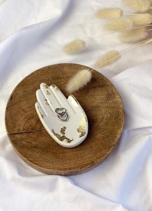 Гипсовая фигурка мини ладонь с золотым декором, фото реквизит для предметной съемки