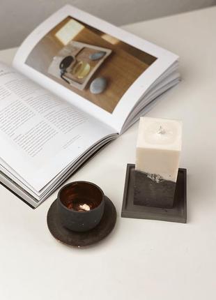 Соєва свічка в бетоні з ефірними аромамаслами з підставкою, 6х12см2 фото
