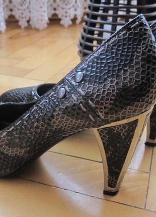 Шикарные кожаные туфли от j. renee, америка, 38-38, 5 р.