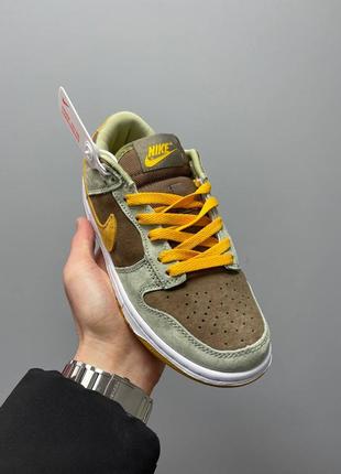 Жіночі кросівки nike dunk low dusty olive7 фото