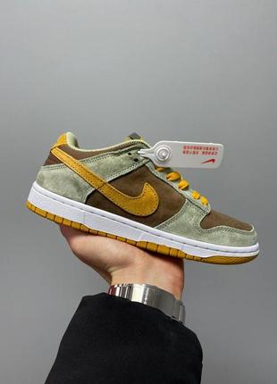 Жіночі кросівки nike dunk low dusty olive1 фото