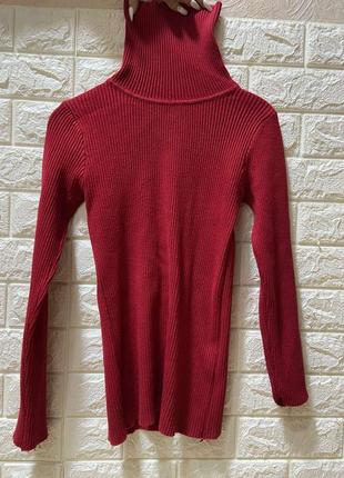 Красная водолазка