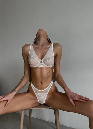 Комплект из кружева