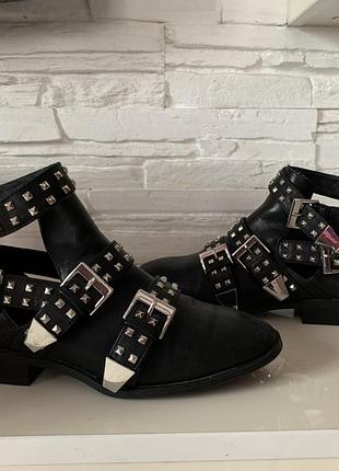 Стильні черевички