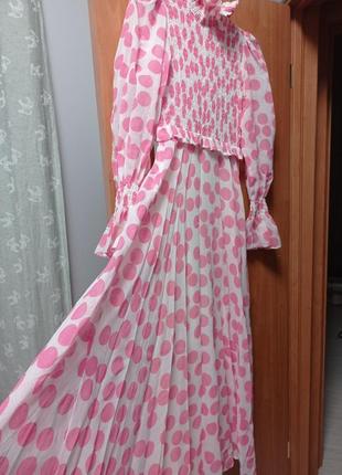 Довга сукня у горох, рукава-буфи