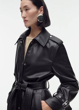 Женский кожаный черный тренч под пояс, пальто зара, плащ4 фото