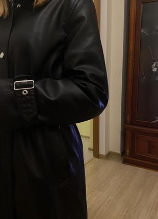 Женский кожаный черный тренч под пояс, пальто зара, плащ6 фото