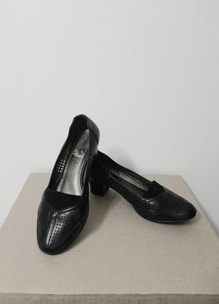 Комфортные туфли женские деми чёрные на среднем каблуке натуральная кожа р38