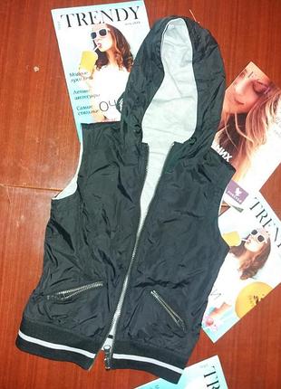 Спортивная жилетка двусторонняя