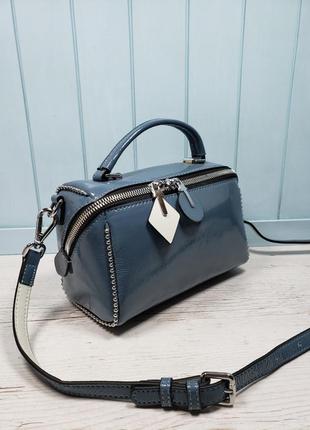 Женская кожаная лаковая сумка черная голубая синяя белая жіноча шкіряна сумка чорна синя3 фото