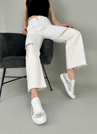 Женские кожаные кеды с перфорацией