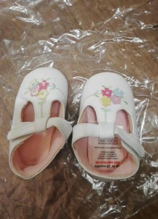 Обувь чешки детская кроха белые до 18 месяцев с цветочками босоножки