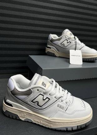 Неперевершені жіночі кросівки new balance 550 spectrum grey молочні з сірим