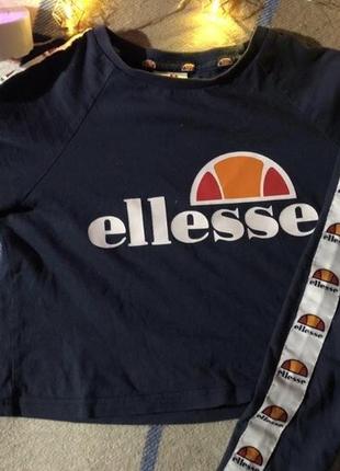 Топ от ellesse