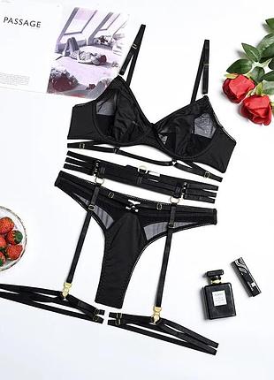 Сексуальное женское нижнее белье в черном цвете с поясом и подвязками
