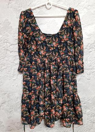 Невероятно романтичное платье размер 10/38