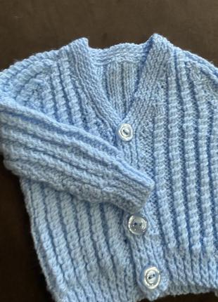 Вязаный свитер нежно голубого цвета2 фото