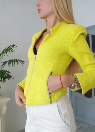 Красивый пиджак zara лимонного цвета1 фото