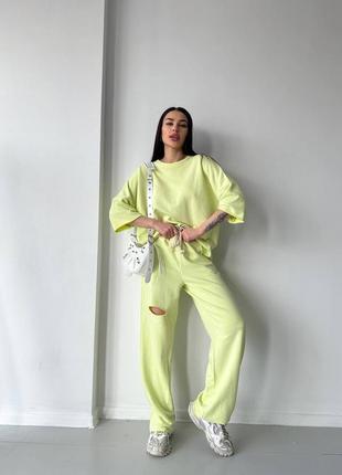 Костюм (свободная футболка+штаны с прорезью)