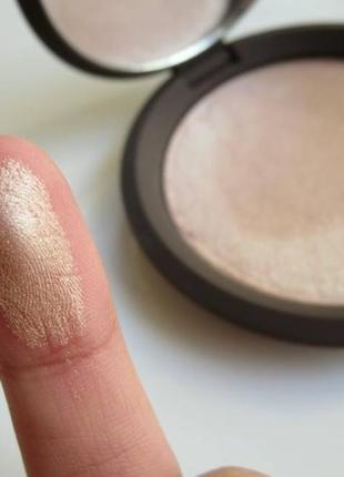 Хайлайтер becca shimmering skin perfector pressed highlighter - opal7 фото