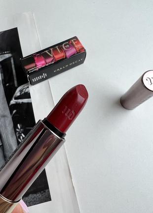 Помада для губ urban decay vice lipstick - love drunk comfort matte1 фото