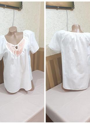 Блузка с вышивкой.