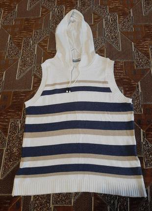 Жилетка женская с капюшоном